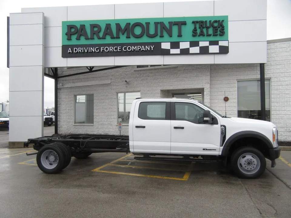 Ford F-550 2023 photo 2