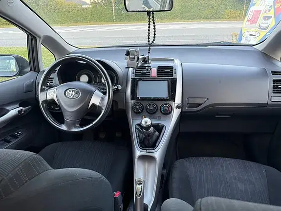 Toyota Auris 2007 photo 4
