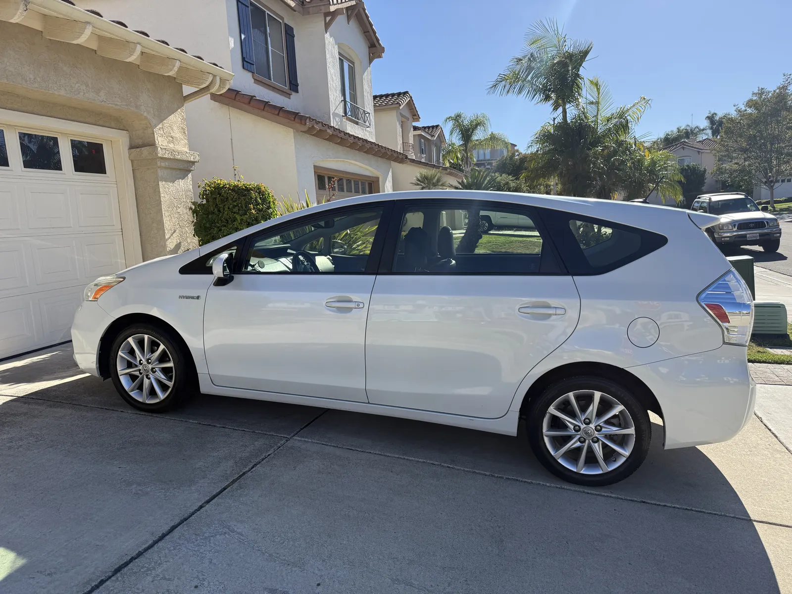 Toyota Prius V