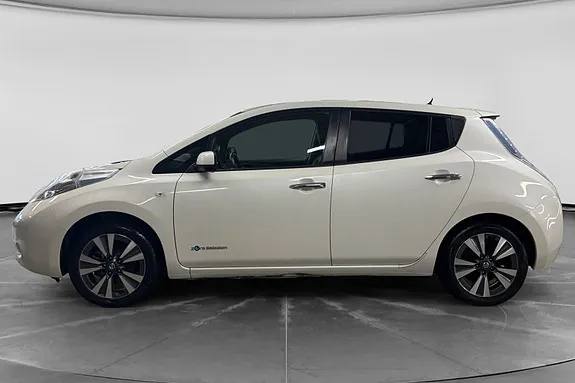 Nissan Leaf 2016 photo 2
