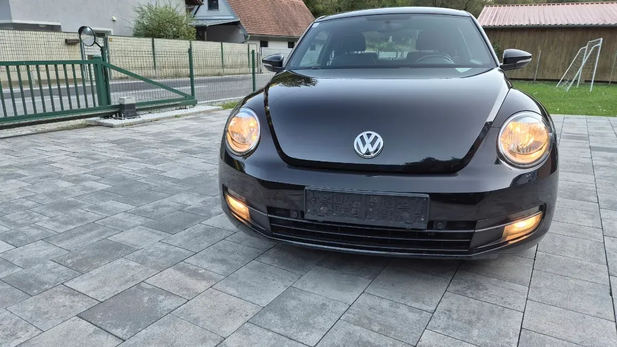Volkswagen Beetle 2012 photo 2