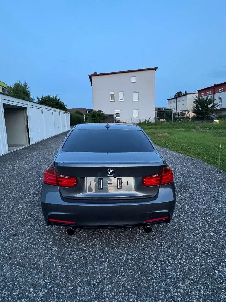 BMW 3 Series 2012 photo 3