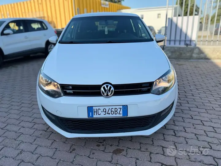 Volkswagen Polo 2014 photo 2