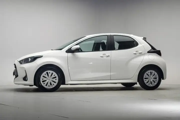 Toyota Yaris 2022 photo 2