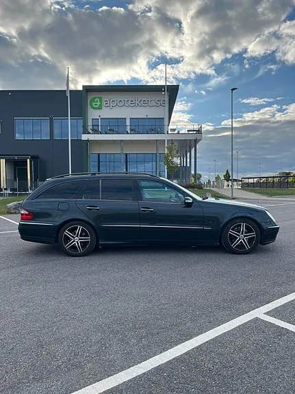 Mercedes-Benz E320 2003 photo 4