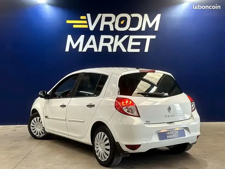 Renault Clio 2009 photo 4