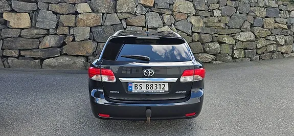Toyota Avensis 2014 photo 5