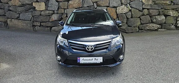 Toyota Avensis 2014 photo 2