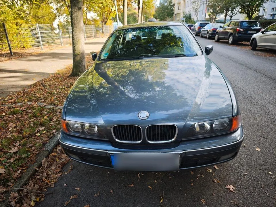 BMW 520I
