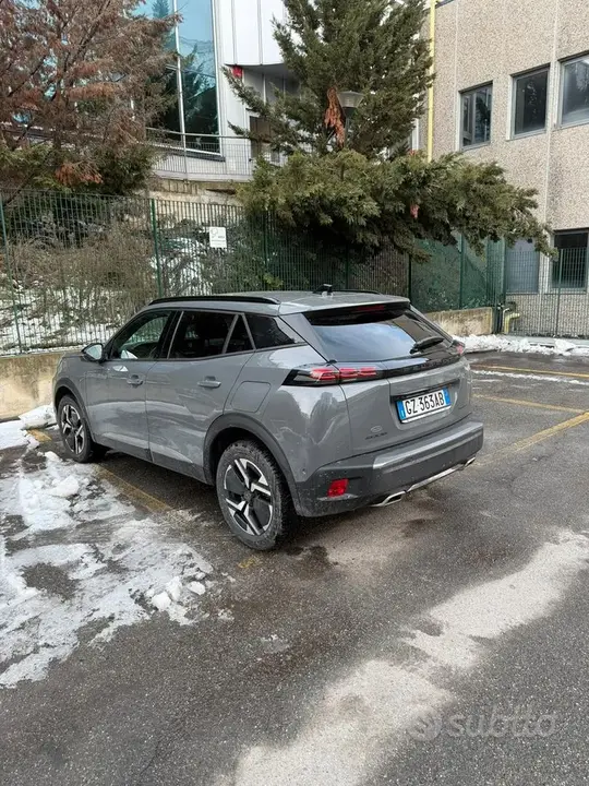 Peugeot 2008 2025 photo 3