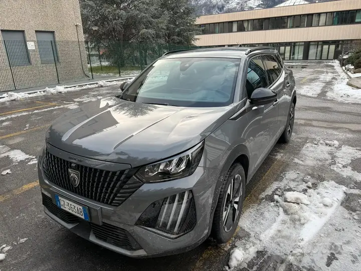 Peugeot 2008 2025 photo 2