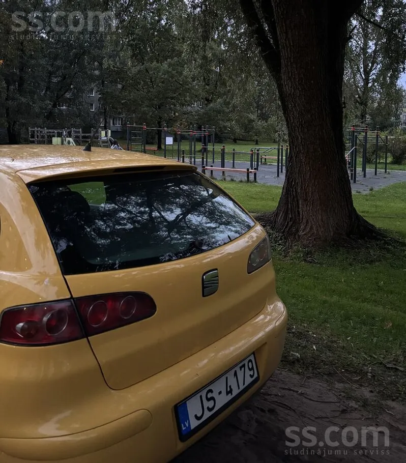 Seat Ibiza 2004 photo 3