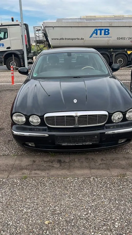 Jaguar Xj8