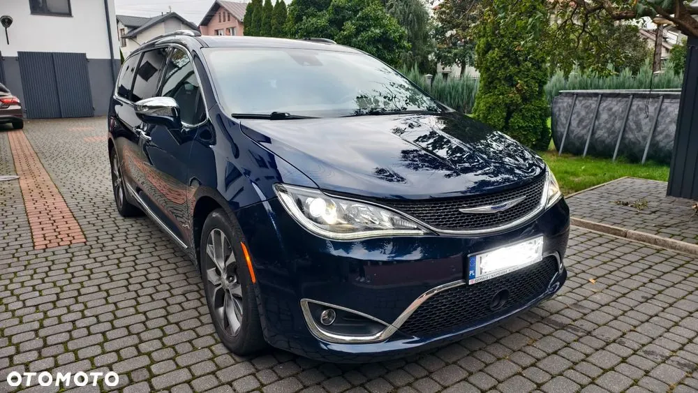 Chrysler Pacifica 2018 photo 3