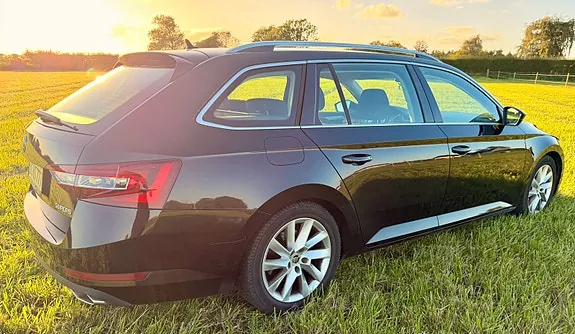 Skoda Superb 2016 photo 4