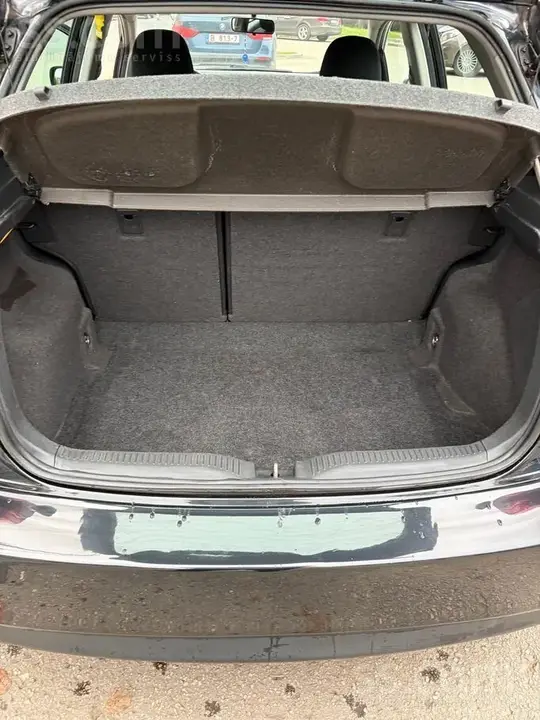 Toyota Auris 2011 photo 4