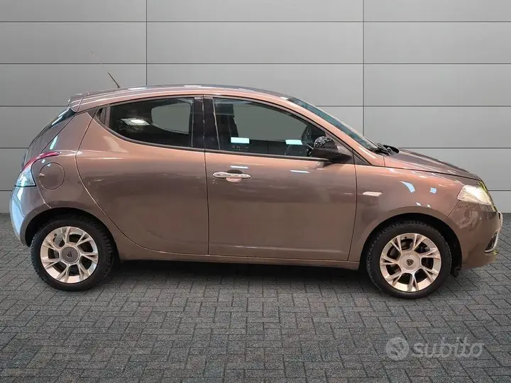 Lancia Ypsilon 2015 photo 3