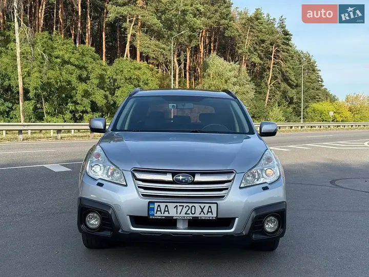 Subaru Outback 2013 photo 2