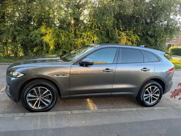 Jaguar F-Pace 2019 photo 3