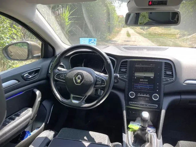 Renault Mégane 2017 photo 2