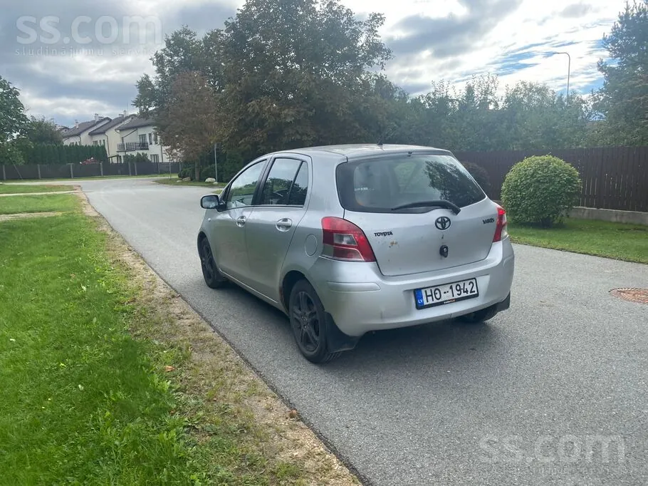 Toyota Yaris 2010 photo 4
