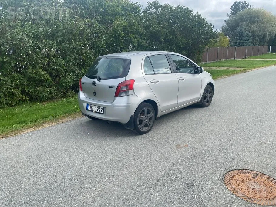 Toyota Yaris 2010 photo 3