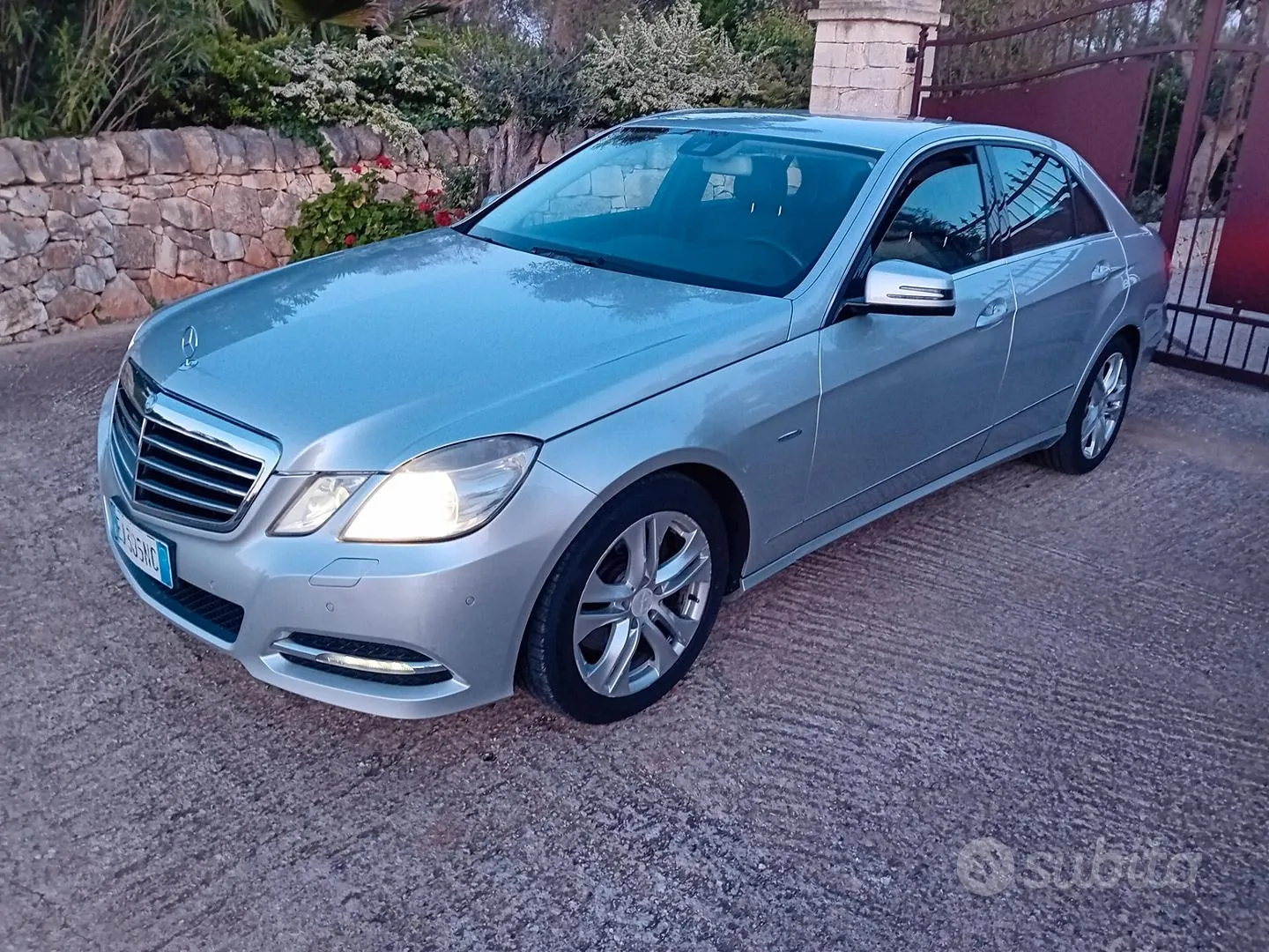 Mercedes-Benz E-Class 2011 photo 3