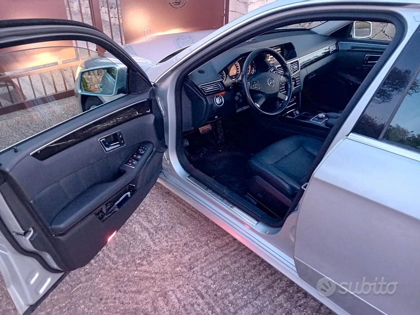 Mercedes-Benz E-Class 2011 photo 5