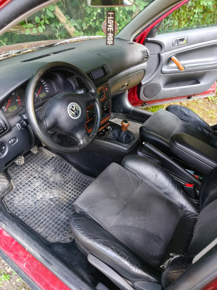 Volkswagen Passat 1999 photo 2