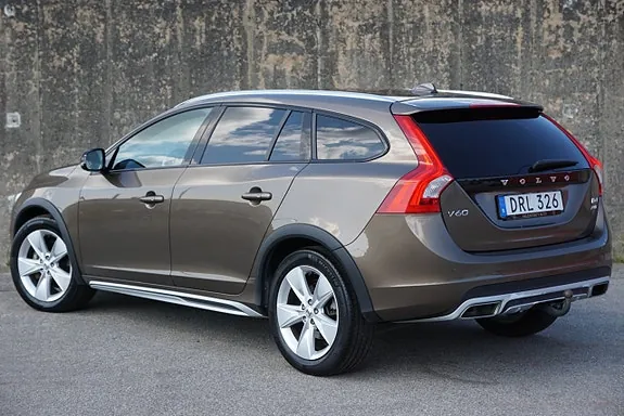 Volvo V60 Cross Country 2016 photo 4