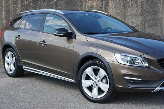 Volvo V60 Cross Country 2016 photo 2