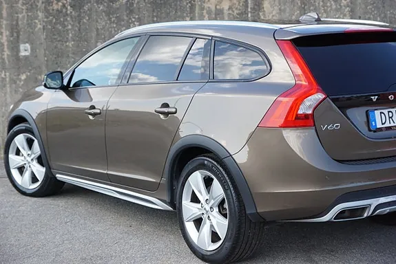 Volvo V60 Cross Country 2016 photo 5