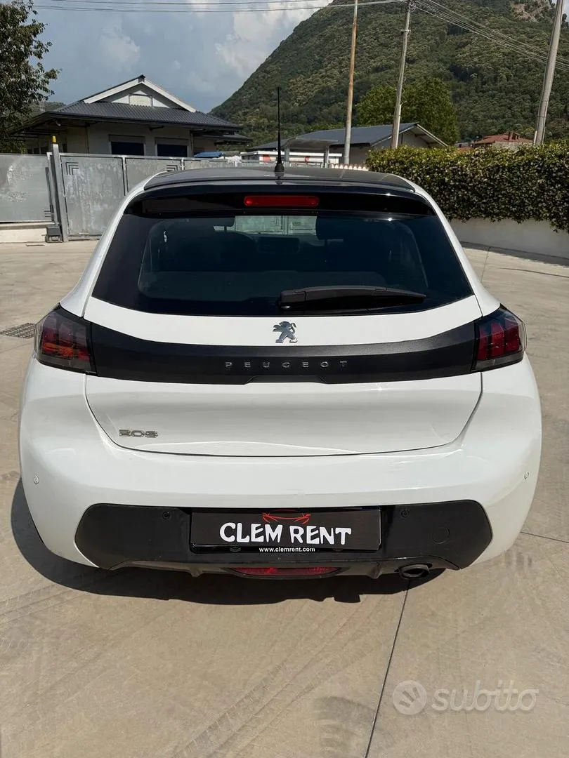 Peugeot 208 2021 photo 3