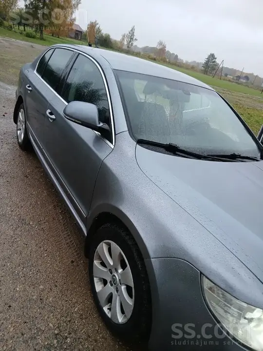 Skoda Superb 2009 photo 3