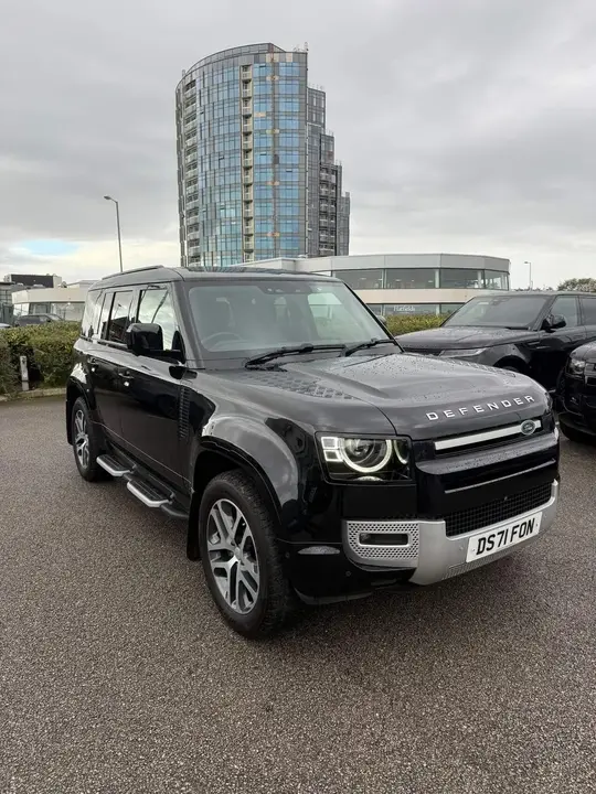 Land Rover Defender 110