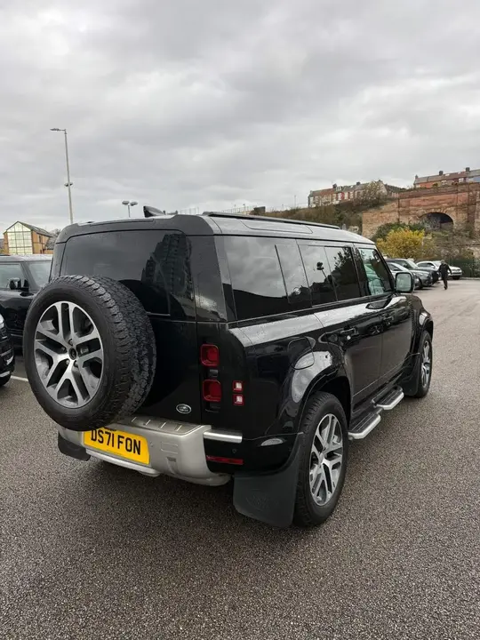 Land Rover Defender 110 2022 photo 3