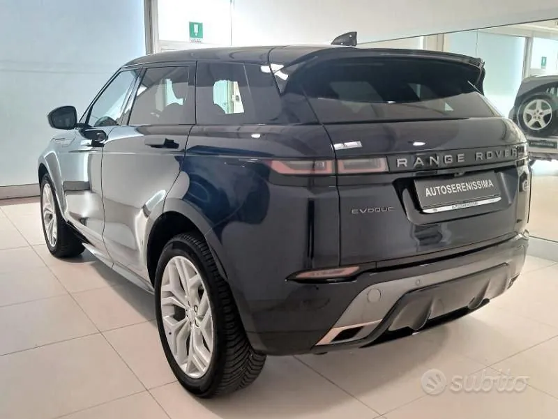 Land Rover Evoque 2022 photo 2