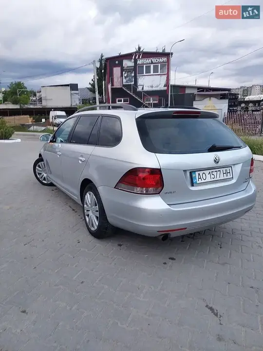 Volkswagen Golf 2010 photo 5