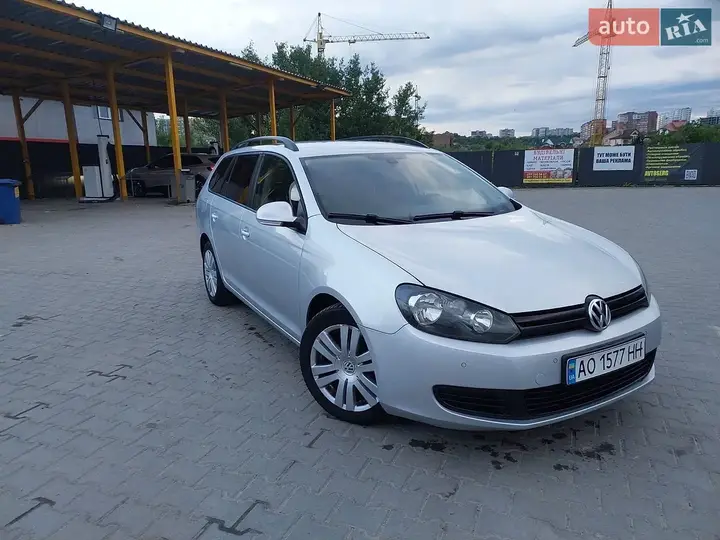Volkswagen Golf 2010 photo 4