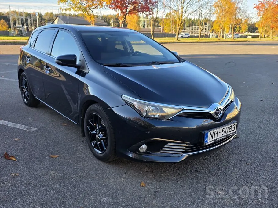 Toyota Auris 2017 photo 2
