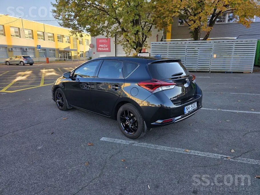 Toyota Auris 2017 photo 5