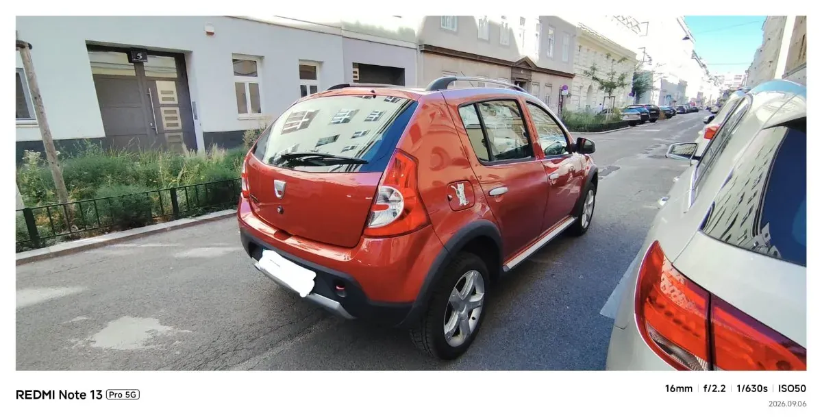 Dacia Sandero 2011 photo 2