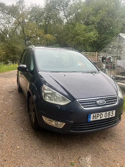 Ford Galaxy 2012 photo 2