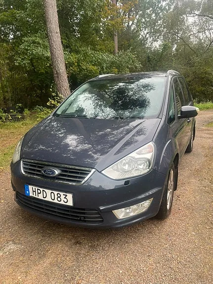 Ford Galaxy 2012 photo 3