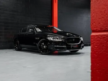 Jaguar Xe 2016 photo 5
