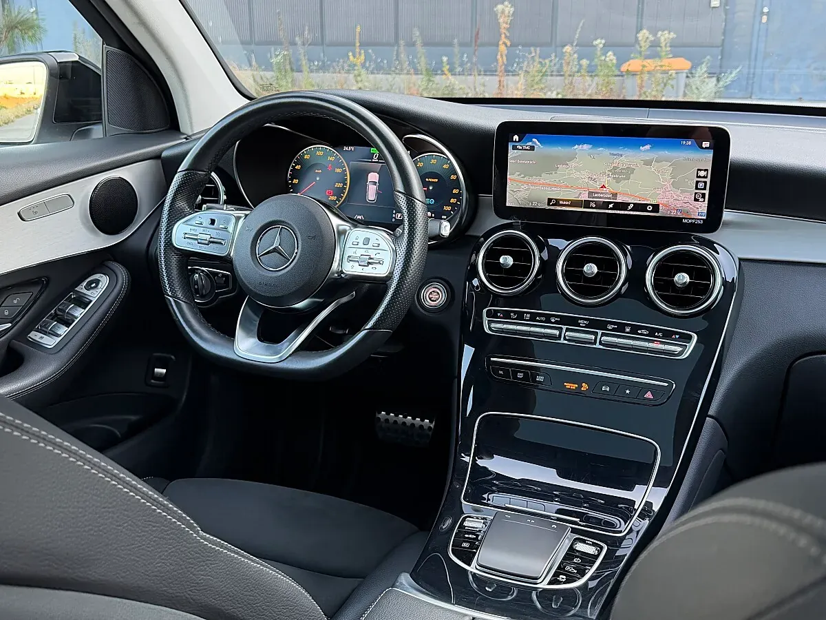Mercedes-Benz Glc-Class 2021 photo 2