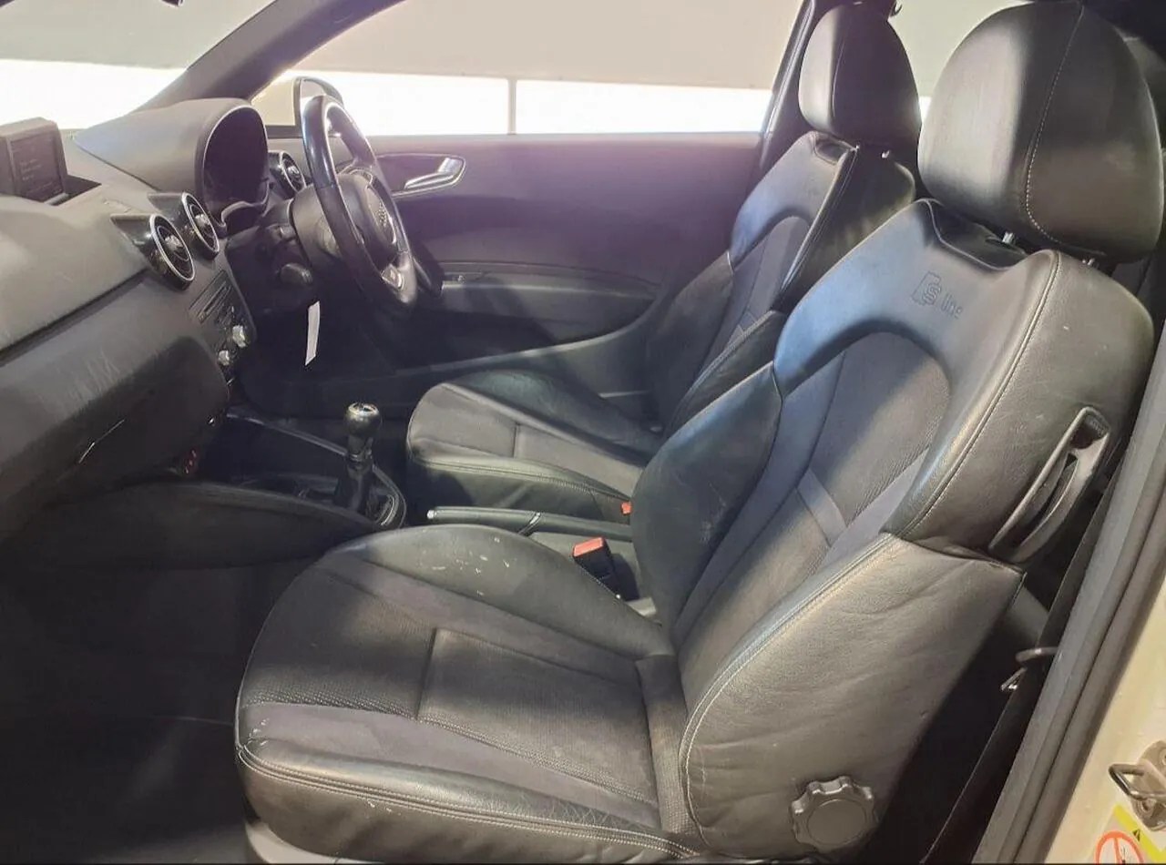 Audi A1 2011 photo 3