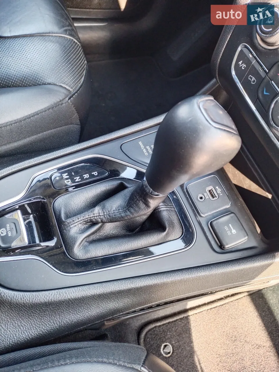 Jeep Cherokee 2019 photo 3