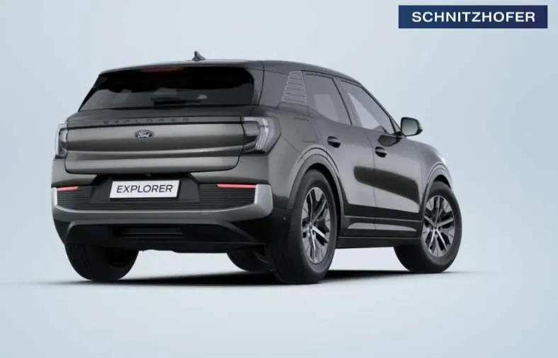 Ford Explorer photo 3