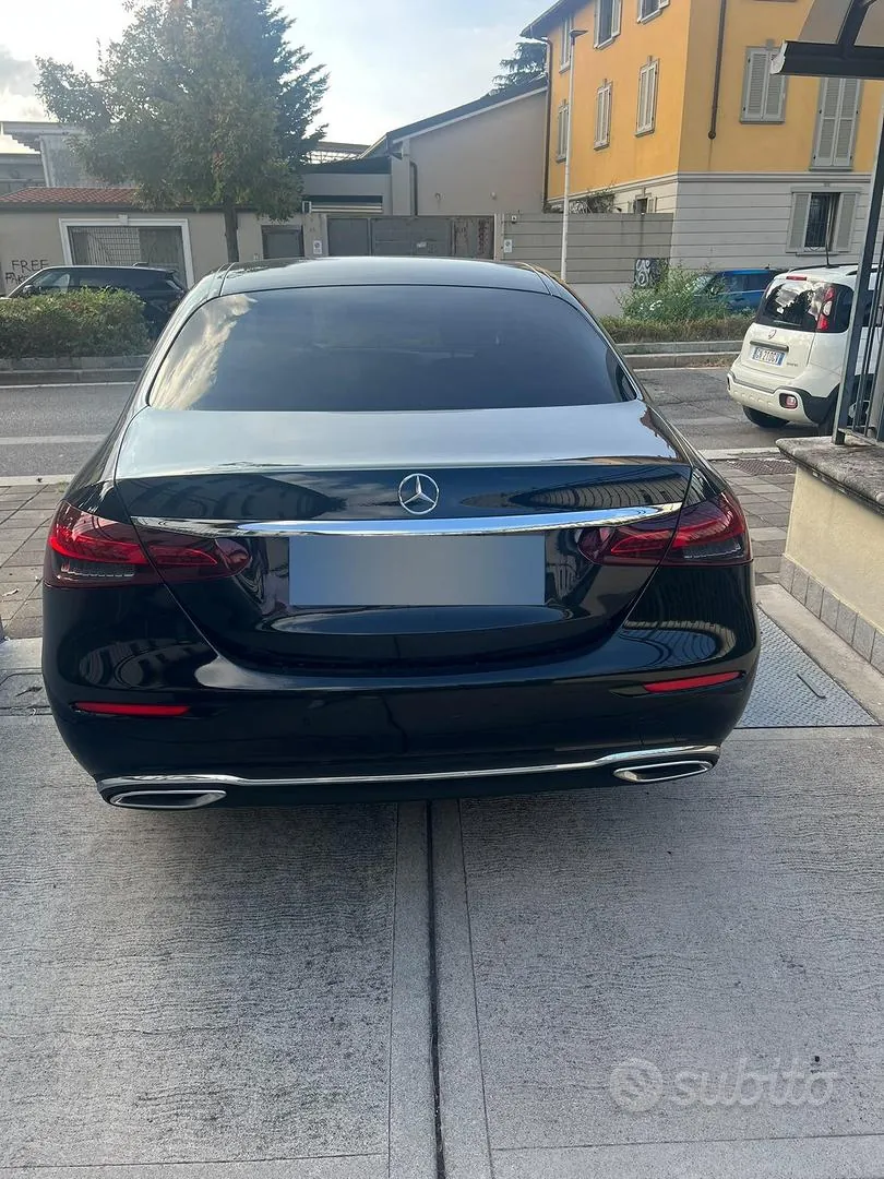 Mercedes-Benz E 220 2021 photo 2